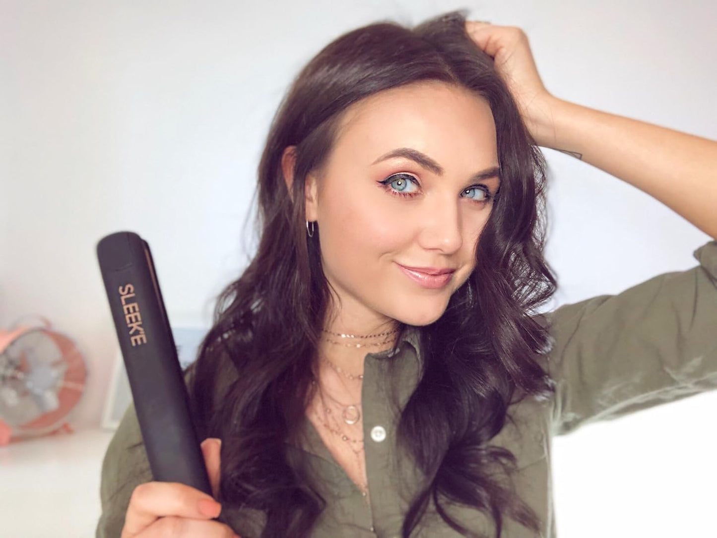 Sleek'e Professional Titanium Hair Straightener/Flat Iron for All Hair Types - 1-Inch Floating Plates with Negative Ion Booster for Shinier Hair (Black)